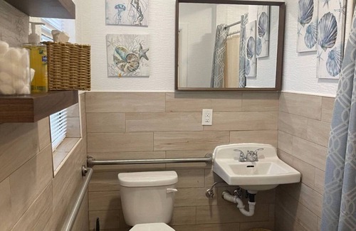 Kingston House | This unit has a separate living room with a pull out sofa for your guest& kiddos