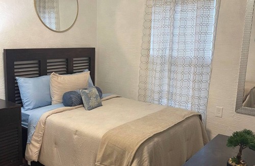 Kingston House | This unit has a separate living room with a pull out sofa for your guest& kiddos