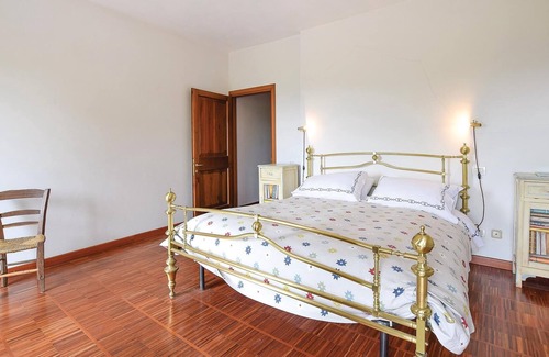 Isola Vicentina Apartment | This vacation apartment on two floors is located in a wing of a country house from the 19th century,