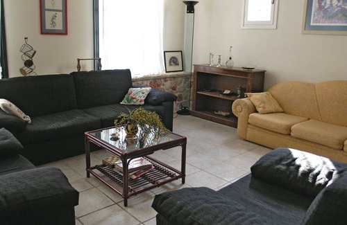 Kandia Apartment | This vacation apartment is located in the quiet and rural southwest of Nafplio, near the beaches of