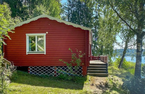 Ostra Amtervik House | This vacation home right on Lake Visten will delight any angler