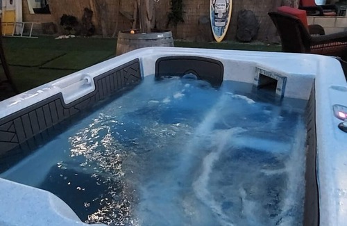 Westside Costa Mesa House | This Venue is set up for hourly rates and/or overnights. Capacity 70 guests