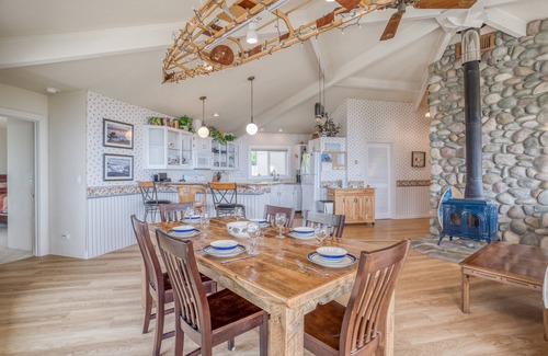 Yachats House | This Well Designed Home will be Your New Favorite Retreat!