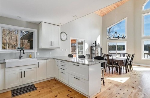 Arden Cottage | This well equipped lake house has a private beach and all-day sun.
