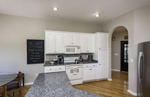 Sunset House | This wooded retreat has everything! Spring & Summer right around the corner!