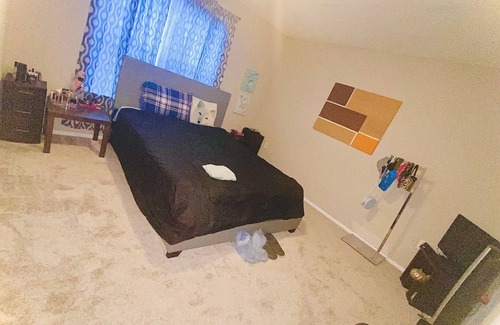 Woodstock Apartment | This’s a two bedroom, two bath. You have your private room and bath. I live here