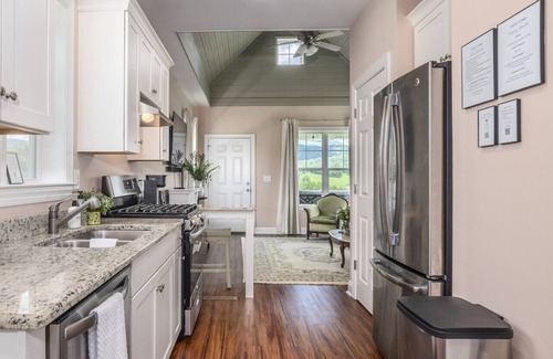 Lexington House | Thistle Cottage - Lexington VA