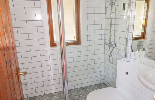 Sandyhills Cottage | THISTLE DUBH ("DOO"), pet friendly, with a garden in Colvend