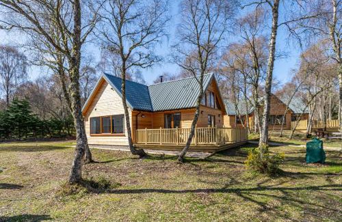 East Lewiston House | Thistle Lodge 21 with Hot Tub