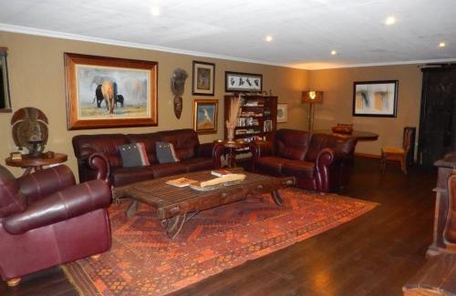 Kachikau Cabin | Thobolo's Bush Lodge