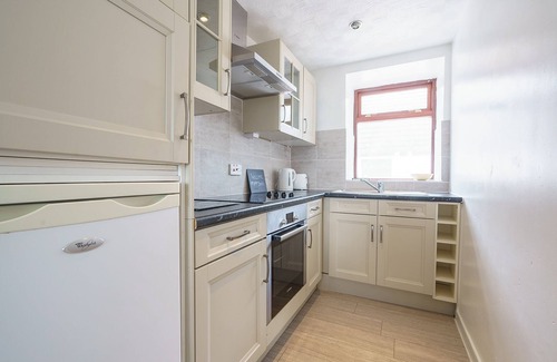 Thornhill Apartment | Thomas Carlyle Cottage - a cottage that sleeps 4 guests in 2 bedrooms