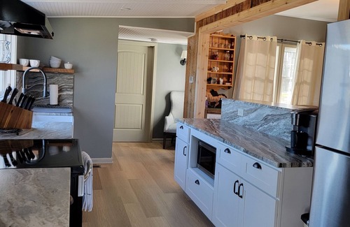 Fincastle Cottage | Thomas Cottage at Angel Acres