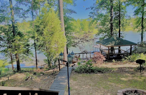 Abbeville Apartment | Thomas Mill Creek Lakefront Property