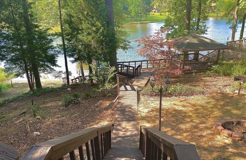 Abbeville Apartment | Thomas Mill Creek Lakefront Property