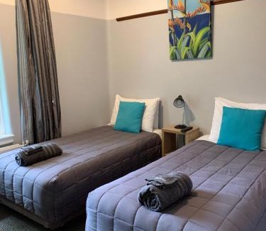 Owaka Cabin | Thomas's Catlins Lodge and Camp Ground
