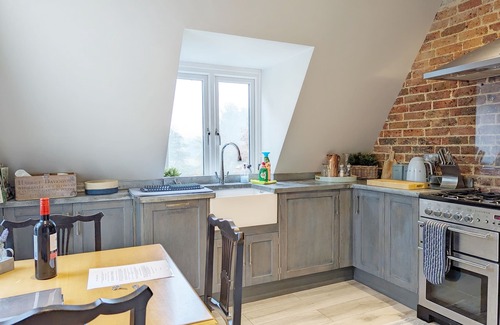 Midhurst Cottage | Thomond House, Midhurst - a flat that sleeps 4 guests in 2 bedrooms