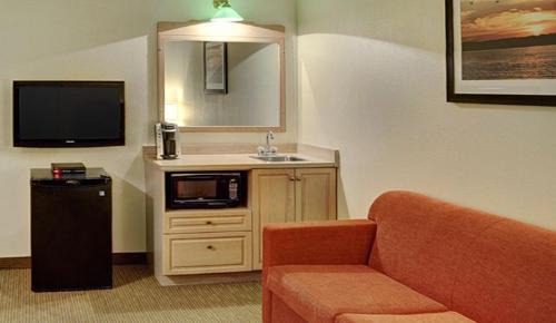 Thompson Hotel | Thompson's Best Value Inn & Suites
