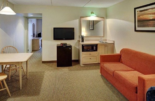 Thompson Hotel | Thompson's Best Value Inn & Suites