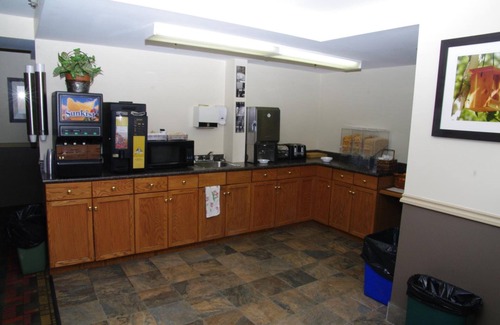 Thompson Hotel | Thompson's Best Value Inn & Suites