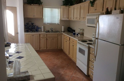 Las Conchas House | Thompson Vacation Home, 1minute walk to the beach, dog friendly