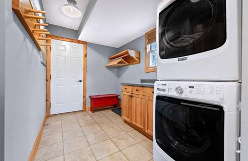 Thompsonville House | Thompsonville Lodge 3 bedroom - Hot tub - Sauna - 24hr Crystal Shuttle