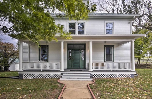 Leesburg Cottage | 'thomson Farm' Classic Home < 10 Mi to Vineyards!