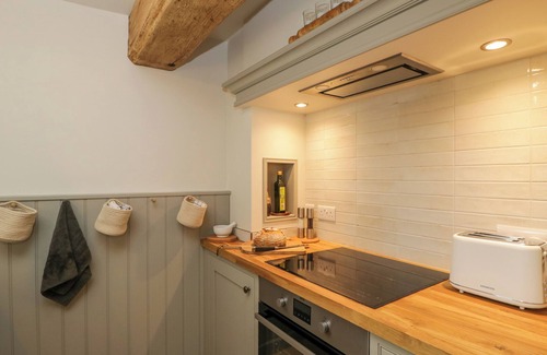 Fairford Cottage | THORN COTTAGE, family friendly, character holiday cottage in Fairford