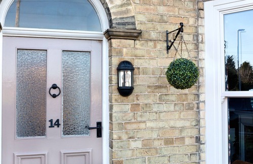 Pocklington House | THORNCLIFFE HOUSE, pet friendly, with open fire in Pocklington