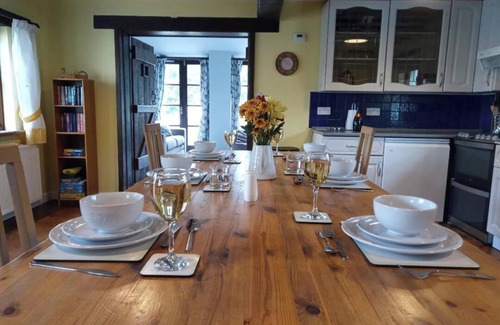 Torrington House | Thorne Farm-3 Bed-Sleeps 7-Garden-Country Views