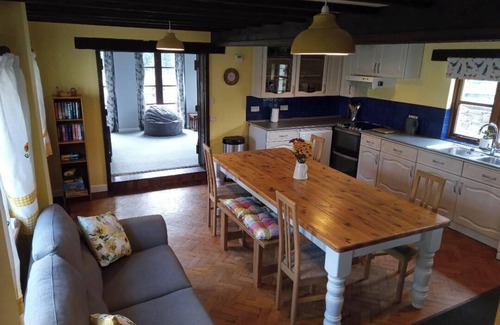Torrington House | Thorne Farm-3 Bed-Sleeps 7-Garden-Country Views