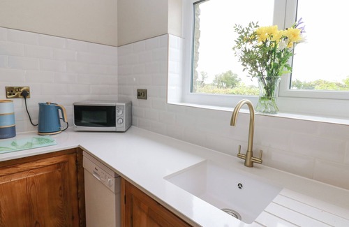 North Bitchburn Cottage | THORNFIELD, pet friendly, character holiday cottage in Evenwood