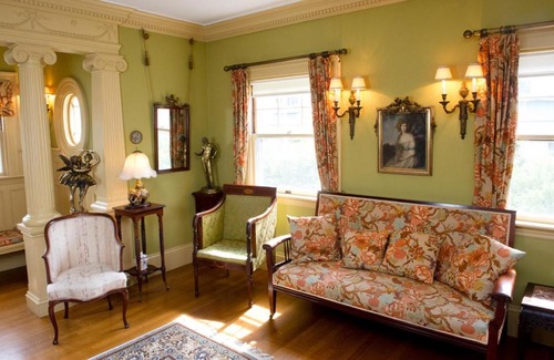 Bar Harbor Bed & Breakfast | Thornhedge Inn