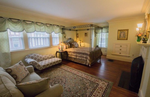 Bar Harbor Bed & Breakfast | Thornhedge Inn