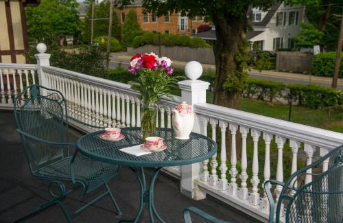Bar Harbor Bed & Breakfast | Thornhedge Inn