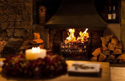 Kippen Villa | Thornhill House - Historic 5 Bedroom 5 Ensuite