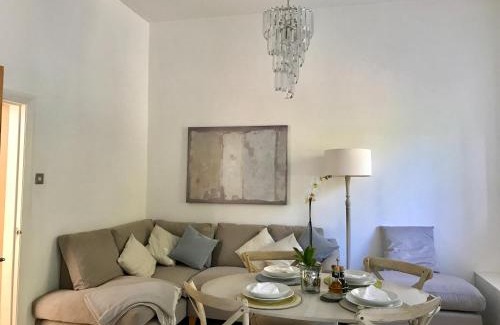 Thornton Hough House | Thornton House Private Country House Thornton Hough Entire House sleeps 6