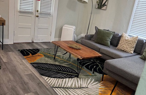 Lake Eola Heights Apartment | Thornton park paradise 1 bedroom