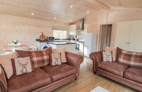 Ashover Cottage | THORNTREE LODGE, pet friendly, with a garden in Rowsley
