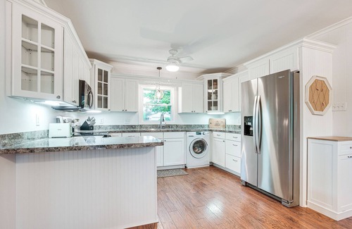 Nashport Cottage | Thornville Home w/Boat Dock: On the Lake!