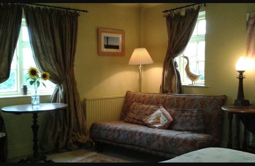 Fylingthorpe Bed & Breakfast | Thorpe Green House Vegetarian Bed and Breakfast