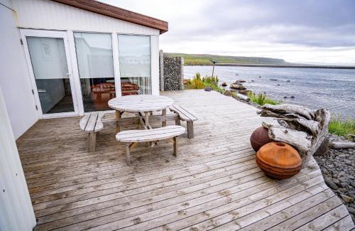 Thorshofn Villa | Thorshamar sea side villa