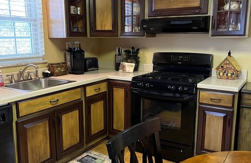 Harmony House | Thoughtfully decorated 3 bedroom Home in Historic Harmony
