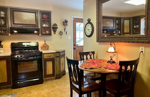 Harmony House | Thoughtfully decorated 3 bedroom Home in Historic Harmony
