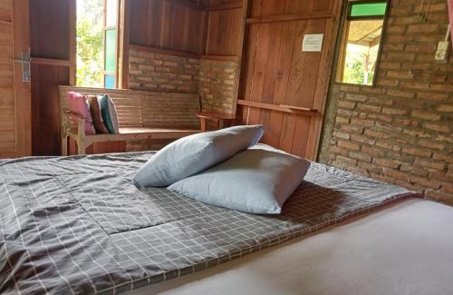 Ketambe Bed & Breakfast | Thousand hills ketambe ,room and treking
