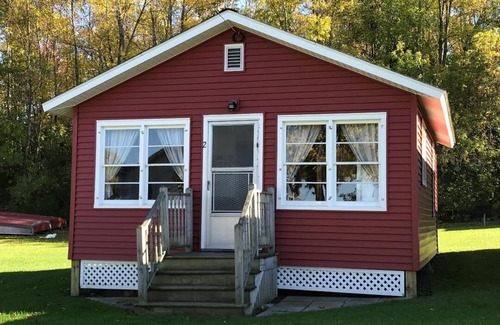 Frontenac Cottage | Thousand Islands cottage on the beautiful St. Lawrence River, marina included