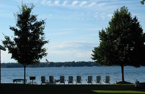 Frontenac Cottage | Thousand Islands cottage on the beautiful St. Lawrence River, marina included