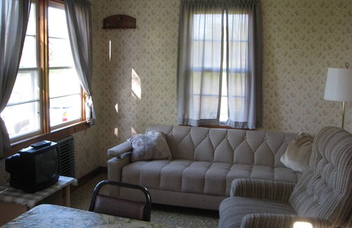 Frontenac Cottage | Thousand Islands cottage on the beautiful St. Lawrence River, marina included