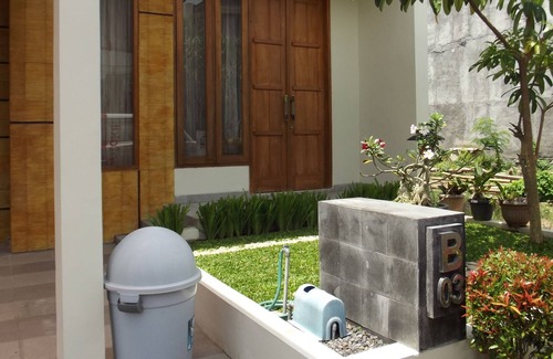Baturetno House | Three Bedrooms House with a Pool