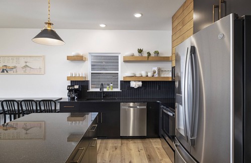 Hollister House | Three 7 bd homes w/hot tubs, sauna, & fire pits