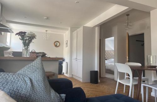 Marshborough Apartment | Three Acorns Court